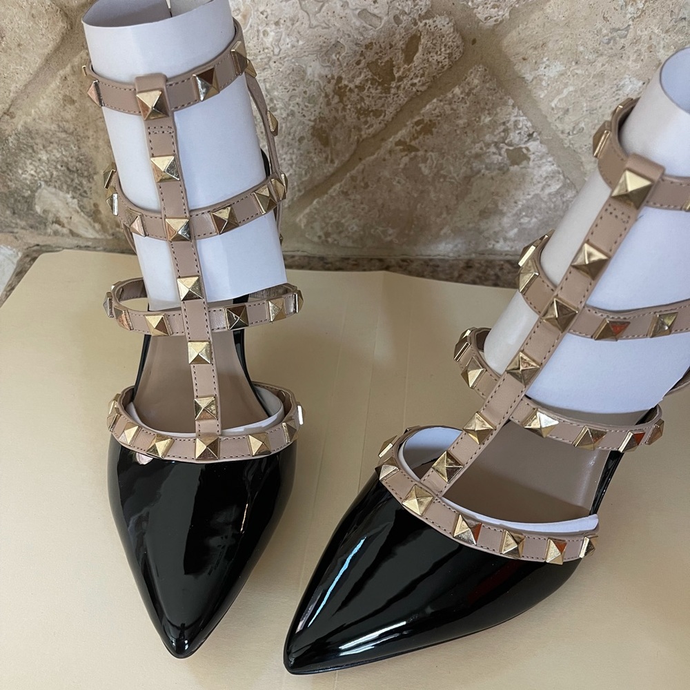 New patent black/Nude shoes